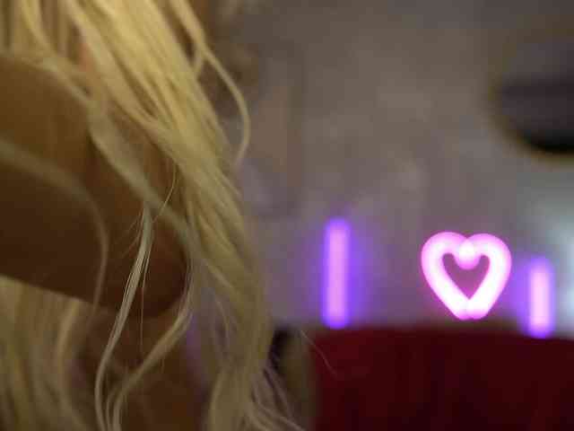 DezireeDoly webcam