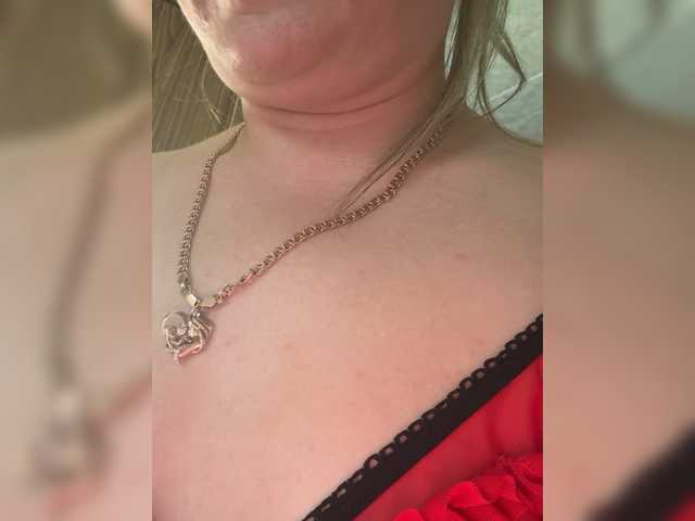 Kitti2918 live webcam show