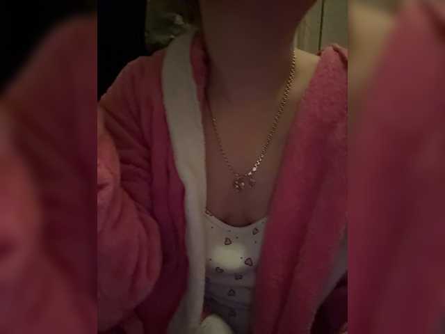 Kitti2918 live cam on BongaCams