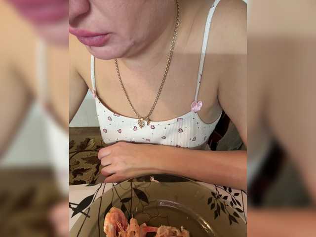 Kitti2918 live cam on BongaCams