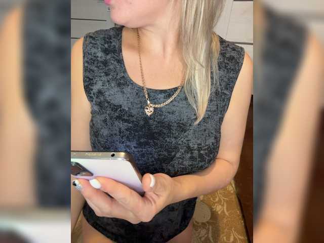 Kitti2918 live cam on BongaCams