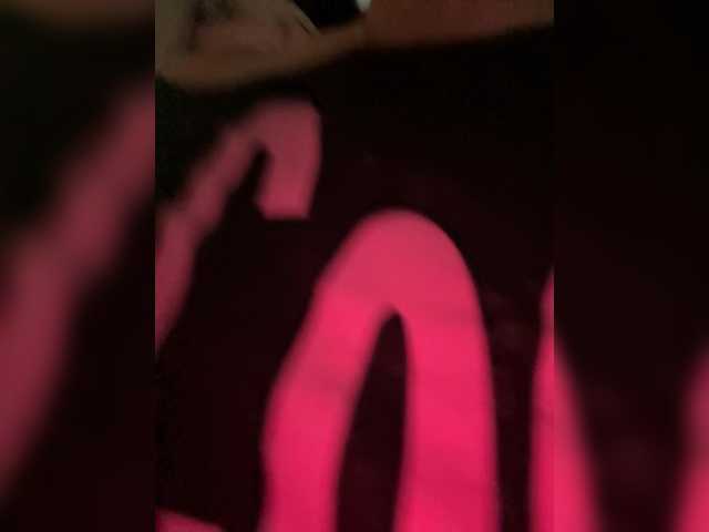 Kitti2918 live webcam show