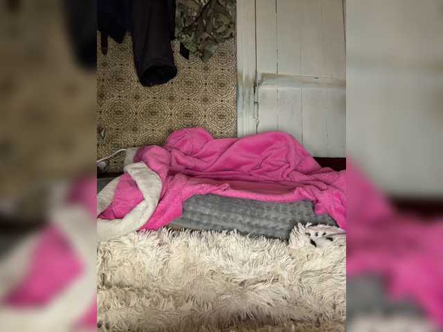 Kitti2918 live cam on BongaCams