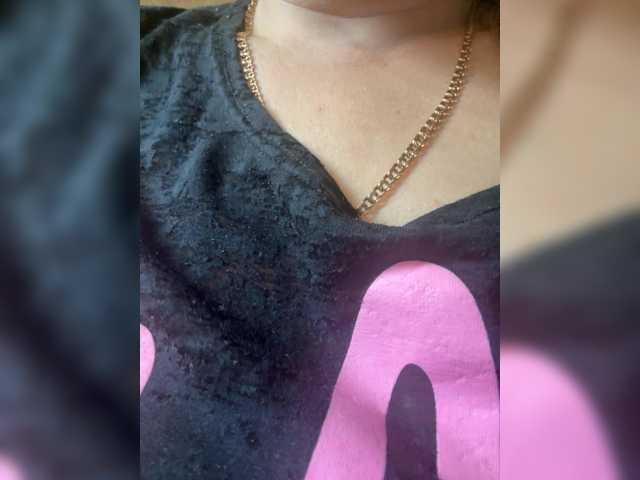 Kitti2918 live cam on BongaCams