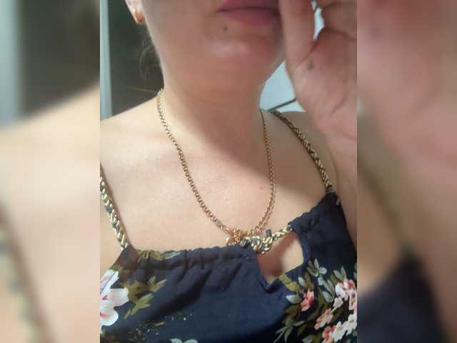 Kitti2918 live cam on BongaCams