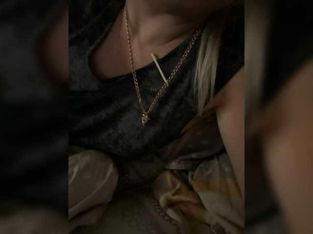 Kitti2918 live cam on BongaCams