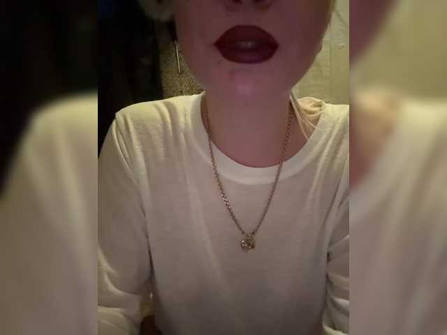 Kitti2918 live cam on BongaCams