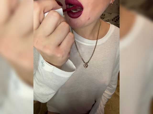 Kitti2918 live cam on BongaCams