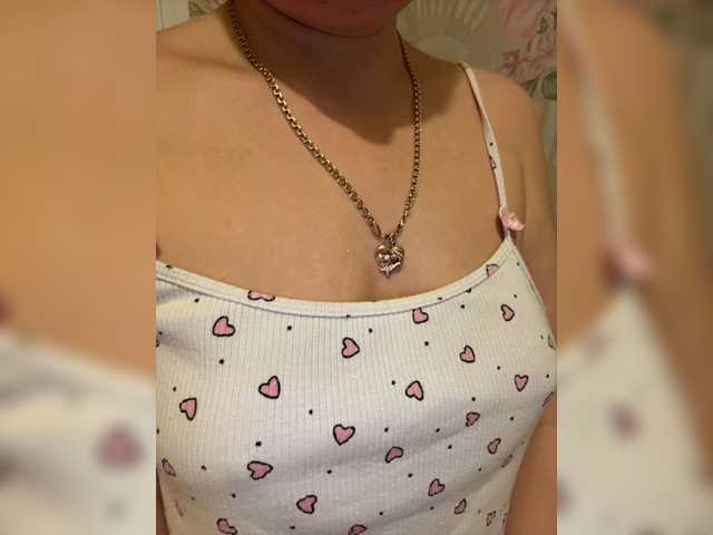 Kitti2918 live cam on BongaCams