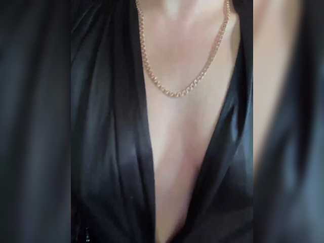 Kitti2918 live cam on BongaCams