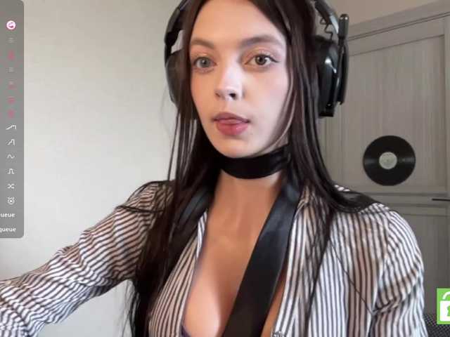 GennyValerio live cam on BongaCams