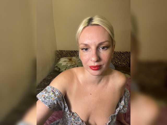 LisaMe live webcam show