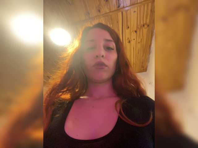 Rojiza live cam on BongaCams