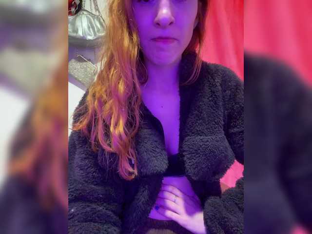 Rojiza live cam on BongaCams