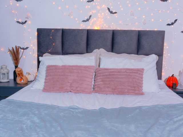 lilmeeow live cam on BongaCams