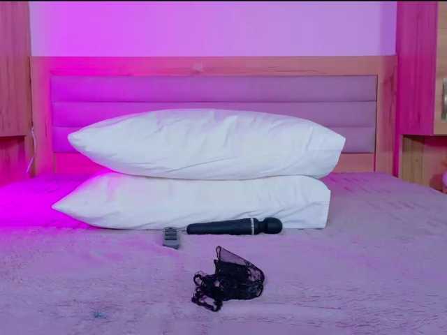 lilmeeow live cam on BongaCams
