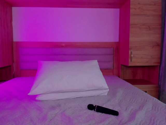 lilmeeow live cam on BongaCams
