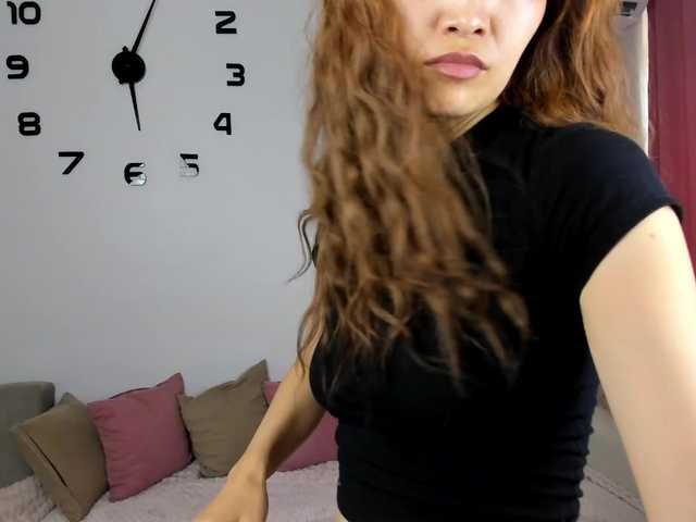 Mooniriss live webcam show