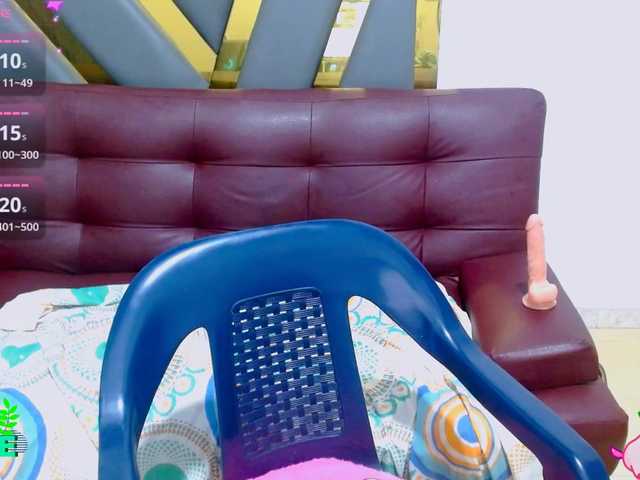 naomi18a live cam on BongaCams