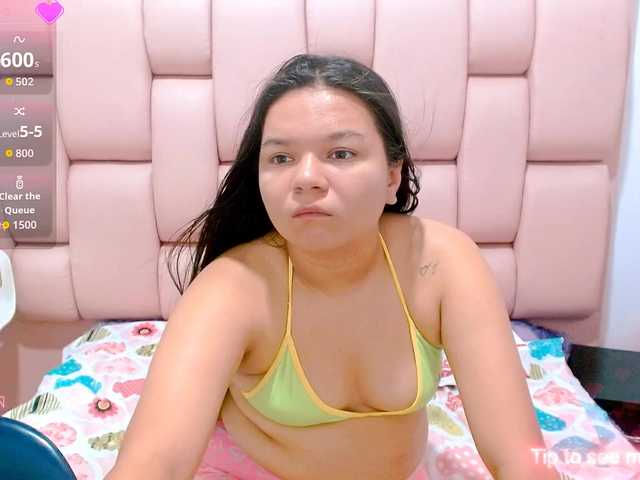 naomi18a live cam on BongaCams