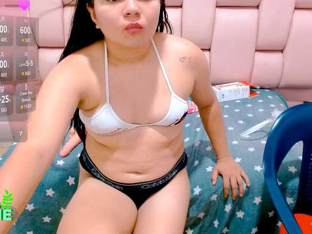 naomi18a live cam on BongaCams