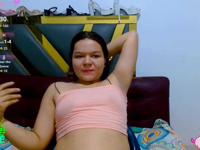 naomi18a live cam on BongaCams