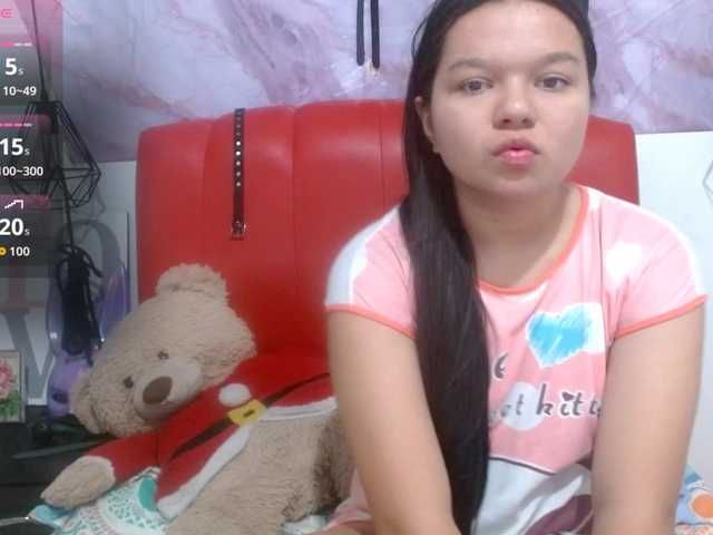 naomi18a live cam on BongaCams
