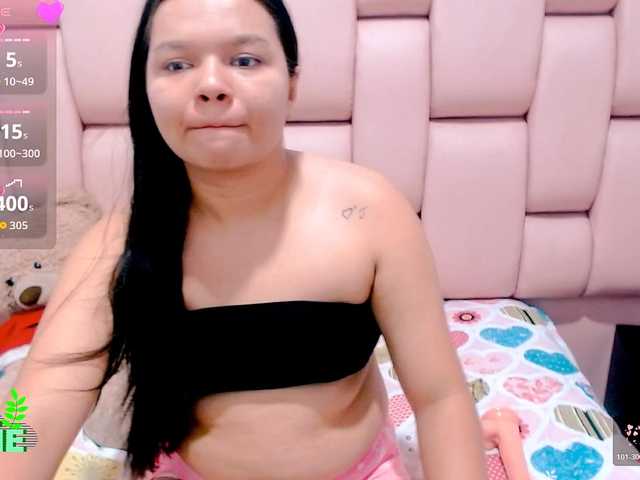 naomi18a live cam on BongaCams