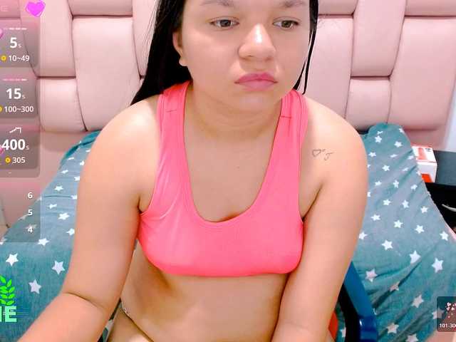 naomi18a live cam on BongaCams