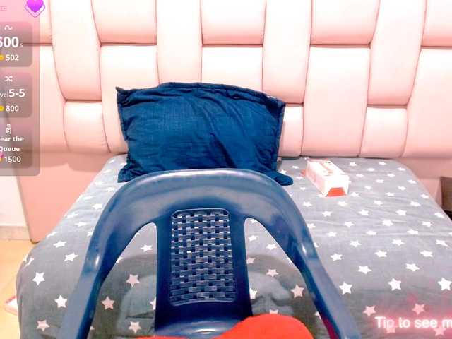 naomi18a live cam on BongaCams