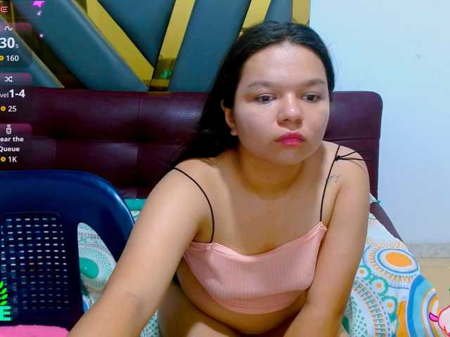naomi18a live cam on BongaCams