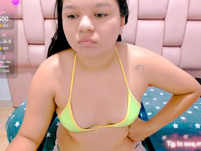 naomi18a live cam on BongaCams