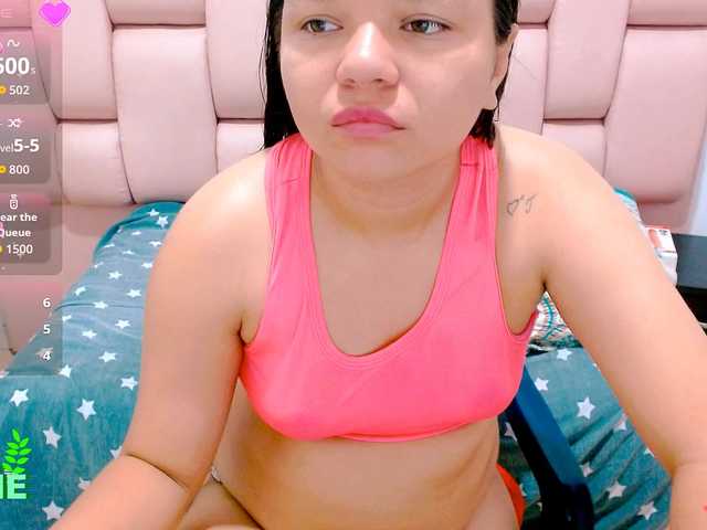 naomi18a live cam on BongaCams