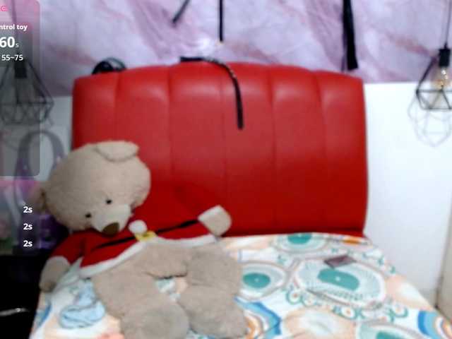 naomi18a live cam on BongaCams