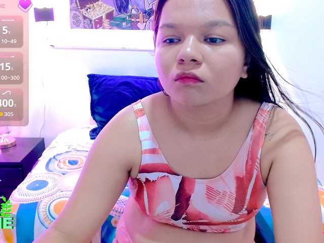 naomi18a live cam on BongaCams