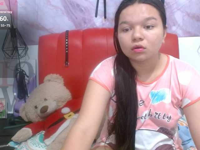 naomi18a live cam on BongaCams