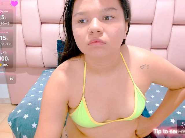 naomi18a live cam on BongaCams