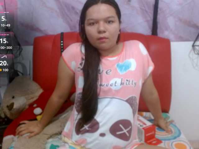 naomi18a live cam on BongaCams