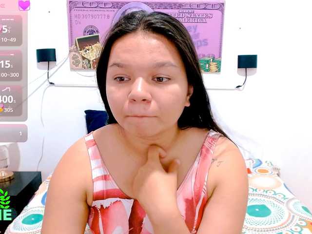 naomi18a live cam on BongaCams