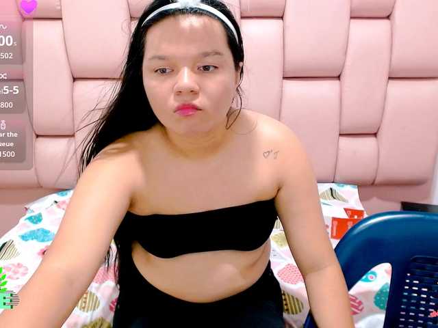naomi18a live cam on BongaCams