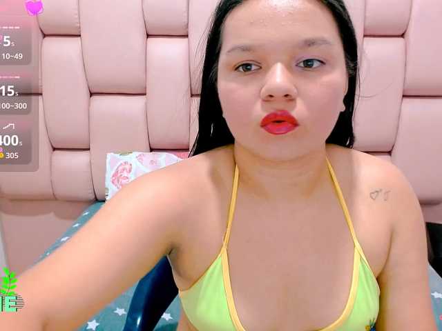 naomi18a live cam on BongaCams