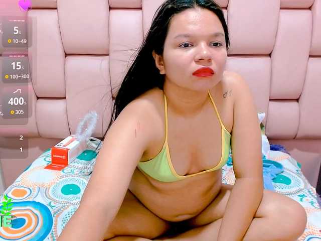 naomi18a live cam on BongaCams