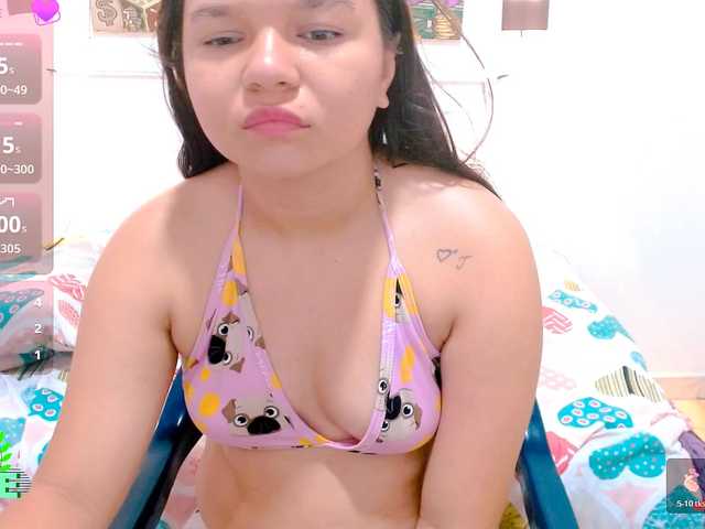 naomi18a live cam on BongaCams
