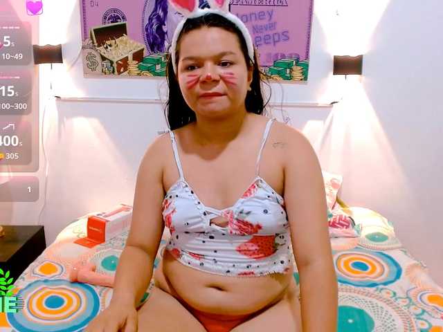naomi18a live cam on BongaCams