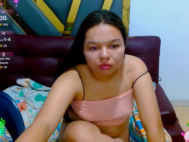 naomi18a live cam on BongaCams