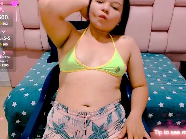 naomi18a live cam on BongaCams
