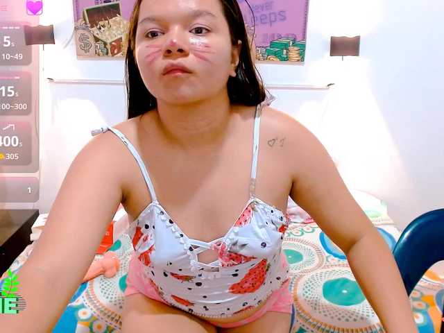 naomi18a live cam on BongaCams