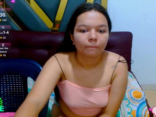 naomi18a live cam on BongaCams