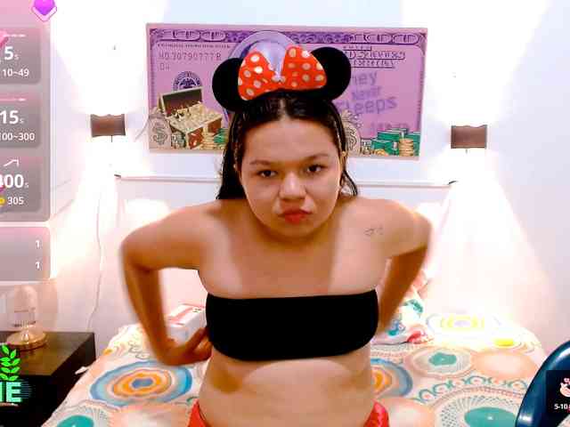 naomi18a webcam