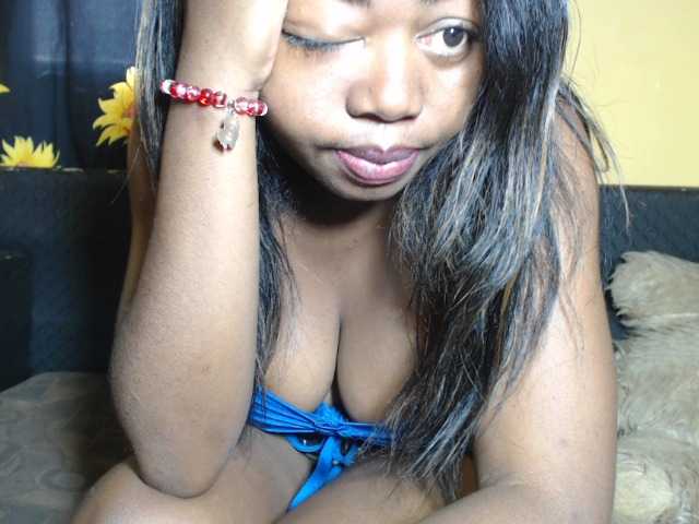 Bonitah live cam on BongaCams